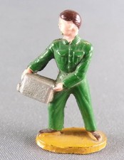 Starlux 35mm - Garage voitures - Mécanicien avec Jerrycan (vert) (réf 1026)