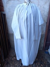 Aube Prêtre Vêtement