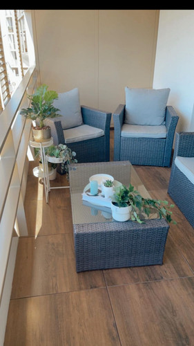 Salon balcon avec une - salon, table