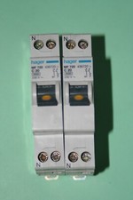 Lot de 2 Disjoncteurs vis /vis Hager 20A 436720  MF720