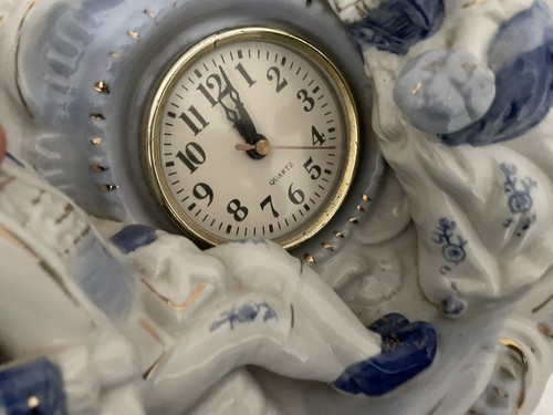 Ancienne horloge non murale - ancienne, en