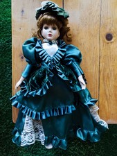 Poupée porcelaine 50 cm des