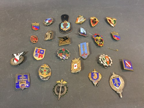 Lot anciens insignes - de,