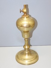 -ANCIENNE LAMPE A PETROLE en
