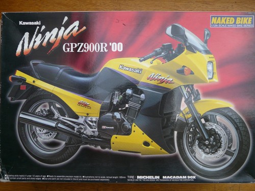 Maquette moto aoshima - 1/12,