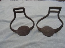 paire d etriers  de cheval  de