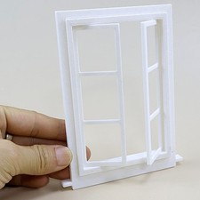 Fenêtre de maison de poupée
