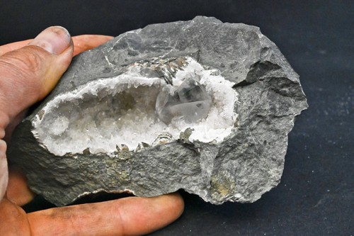Geode calcite avec gros - un,