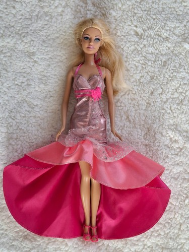Barbie classique blonde robe - classique,