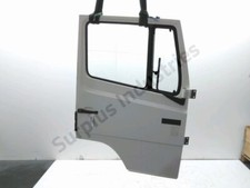 PORTE AVANT DROITE MERCEDES 709D  / NE 9640