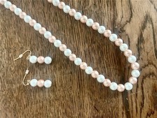 Collier de perles de couleur