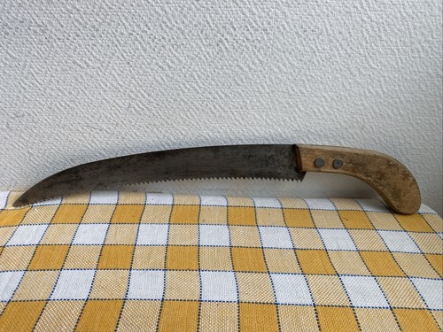 Ancienne scie main coupe - ancienne,