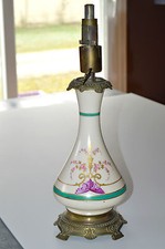 -JOLI PIED de LAMPE à PETROLE