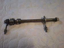 AXE DE ROUE ARRIERE DAELIM 125