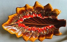 PLAT - COUPE à FRUIT céramique de VALLAURIS en forme de feuille (37 X 25 cm)