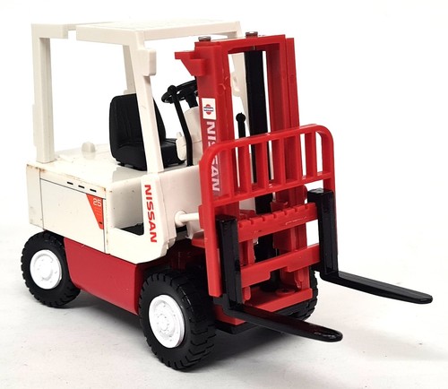 Diapet scale nissan 25 - 1/24,