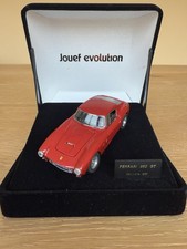 1/43 JOUEF EVOLUTION N°3011 - FERRARI 250 GT BERLINETTE 1961 en COFFRET