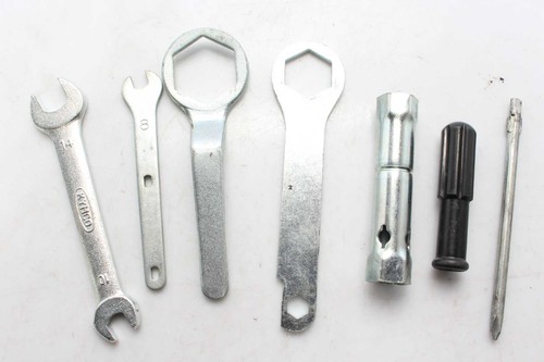 Outils bord inconnu lot - de,