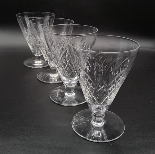 Série quatre verres eau - quatre,