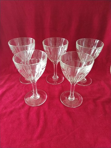 Anciens verres vin - verres, à