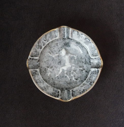 Ancien cendrier porcelaine - ancien,