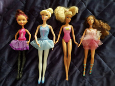 Lot 4 poupées barbies