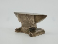 Ancienne petite enclume bronze