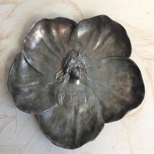 Loys-Potet Art Nouveau Vide Poche Fillette dans une fleur vers Etain 1900