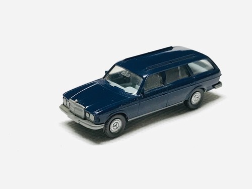 Mercedes 250 bleue - bleue, wiking