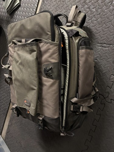 Lowepro pro trekker 300 - lowepro, aw
