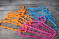 IKEA Bagis cintres,orange , rose ,bleu conçu par Anna Efverlund design , X  10