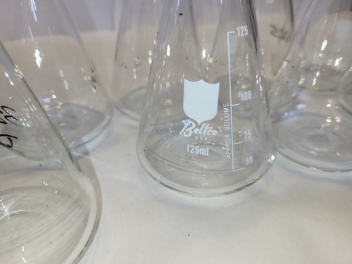 Lot bellco pyrex - of,