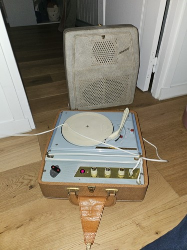 Tourne disque vintage - disque,
