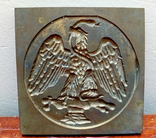 Bronze aigle perché - , tenant