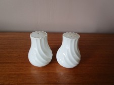 Salière et poivrière  HAVILAND porcelaine de Limoges blanche modèle Torse