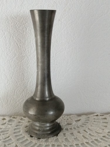Ancien vase soliflore gravé - ancien,
