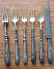 Anciens couverts de service