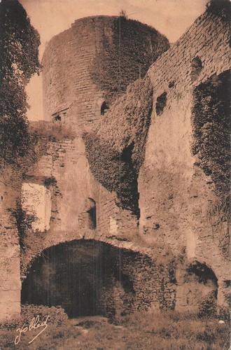 Villandraut les ruines du - 33,