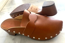 Sabots simili cuir marron roux rivet latéraux petit talon effet bois BENETTON 38