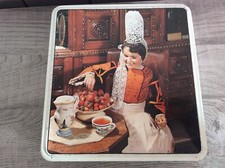 BOÎTE EN MÉTAL VINTAGE -