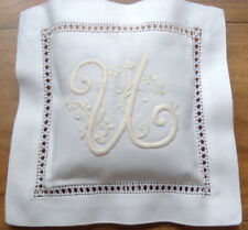 COUSSIN  SACHET BRODE MAIN