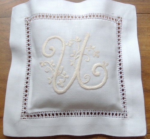 Coussin sachet brode - ,