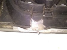 2310EB400 grille gauche capot