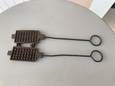 ANCIEN PETIT GAUFRIER EN FONTE RECTANGULAIRE DECO CUISINE RESTAURANT XIXEME
