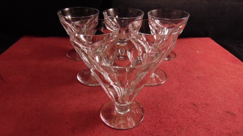 Service verres vin en - de, a
