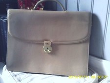 superbe cartable vintage neuf plein cuir camel FREDERIC ( N/GO) *