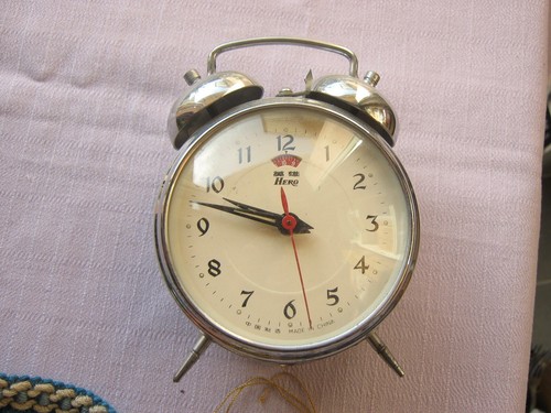 Ancien reveil vintage beige - -,