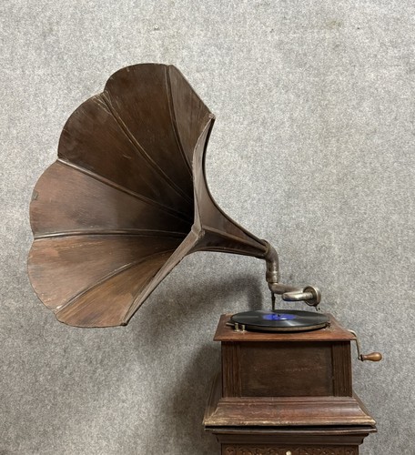 Rare gramophone ancien - , a