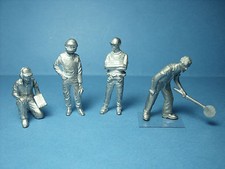 4  FIGURINES  1/43  SET 216