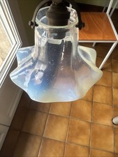 "Tulipe à griffe en verre opalescent Bleu , fleur . Art Déco